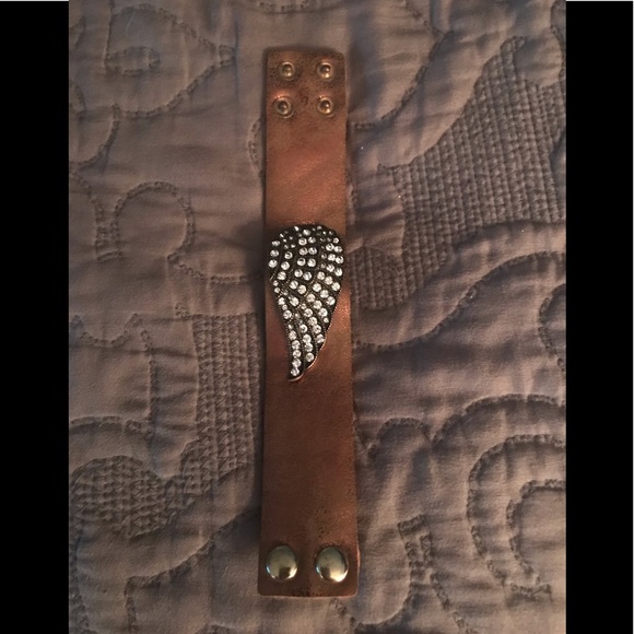 Leather bracelet - Picture 1 of 3